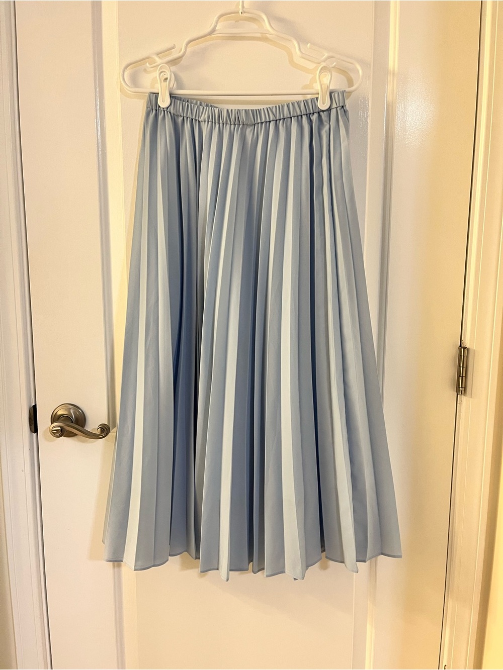 NWOT Uniqlo Pleated Midi Skirt - Light Blue